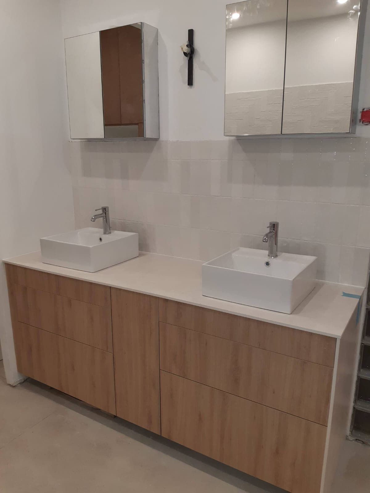 Pose de double vasque sur mesure - réalisation DIRA ÉNERGIE à Lomme